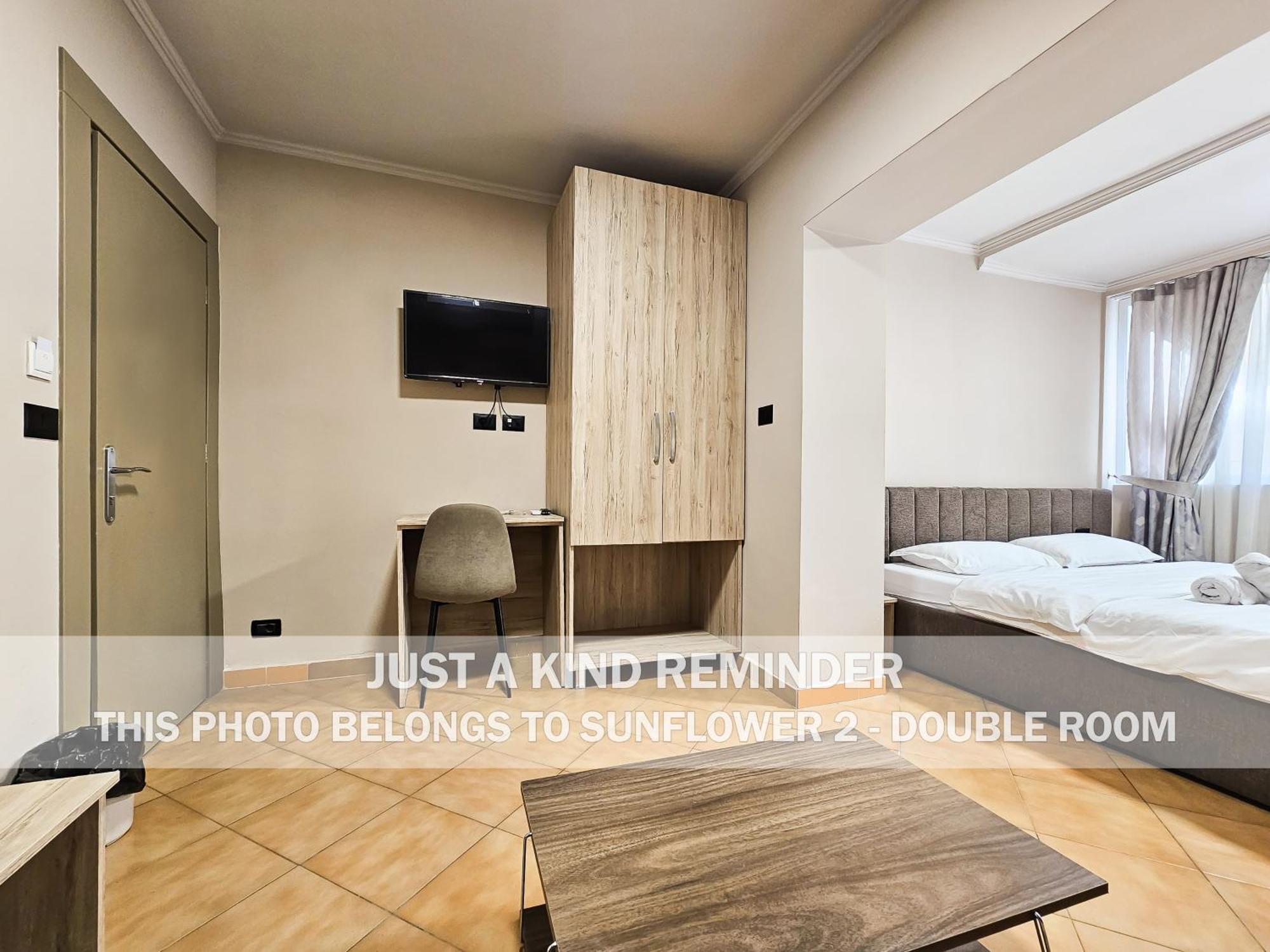 Sunflower Rooms Tiranë Luaran gambar