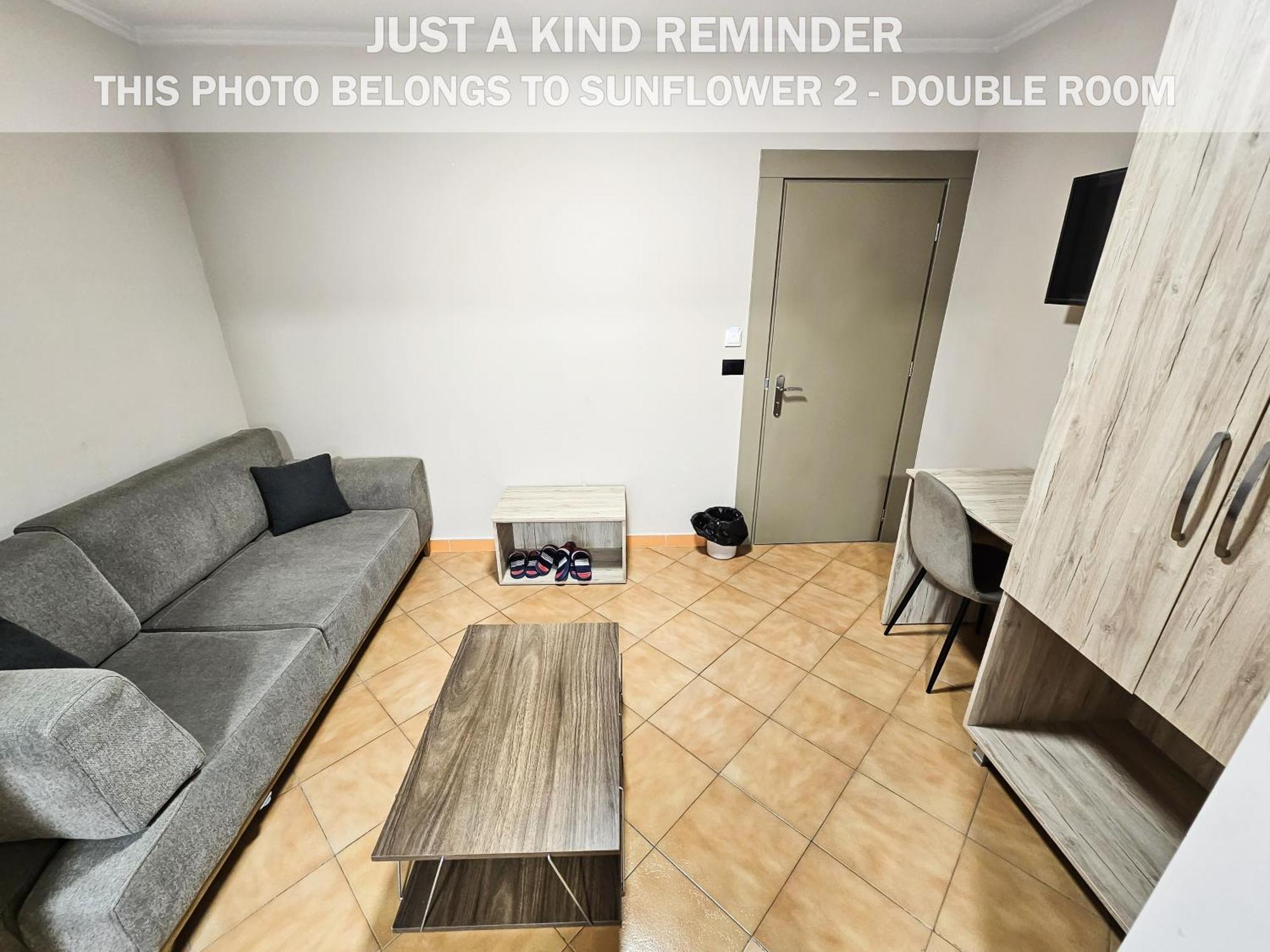 Sunflower Rooms Tiranë Luaran gambar