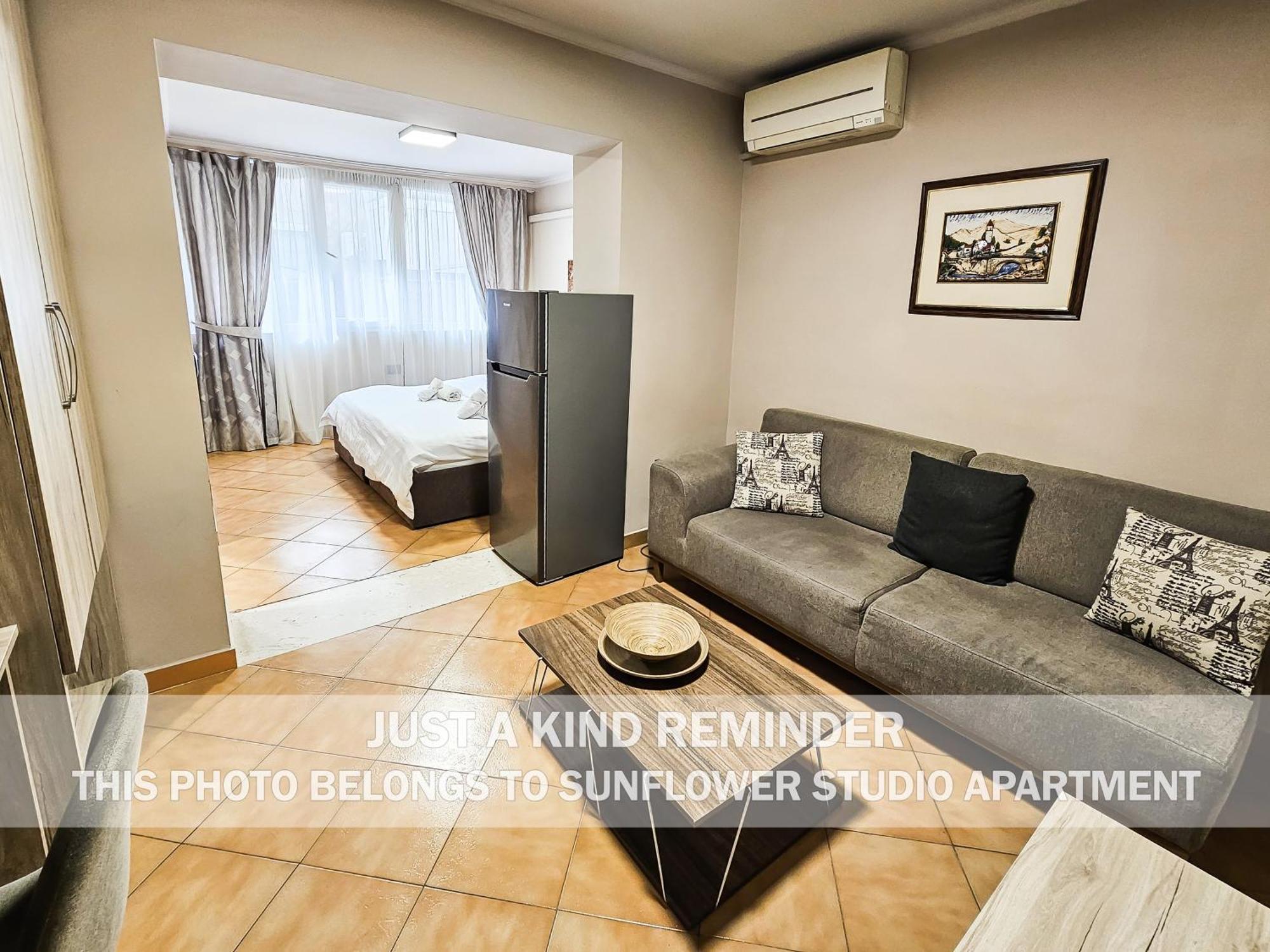 Sunflower Rooms Tiranë Luaran gambar
